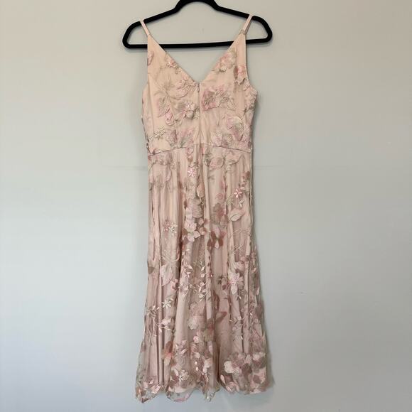 NEW Vince Camuto Size 6 Embroidered Mesh Midi with V-Neck and Spaghetti Strap - Picture 4 of 8